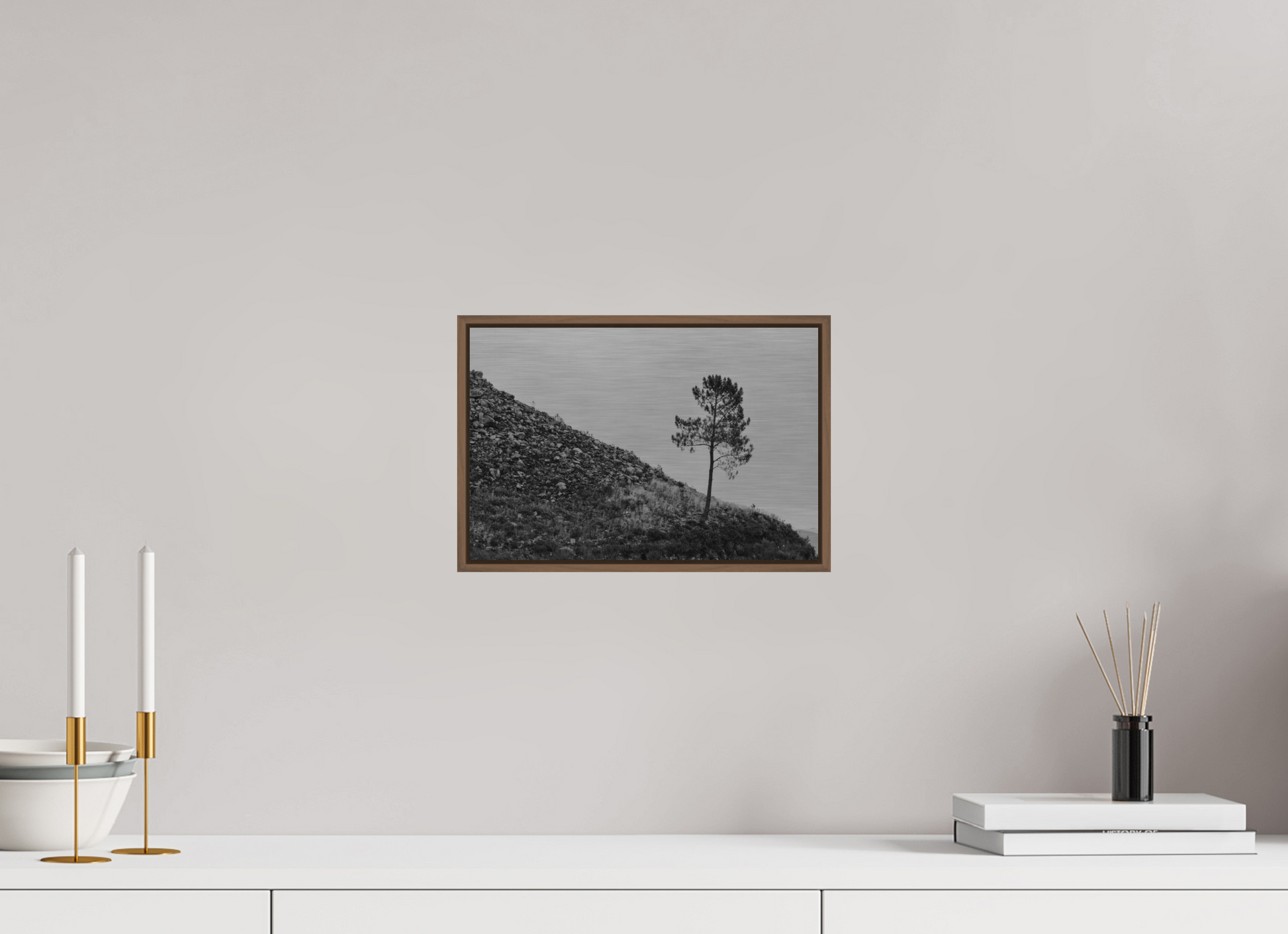 30 x 20 cm, Impressão em Alumínio escovado - moldura walnut A Protagonista