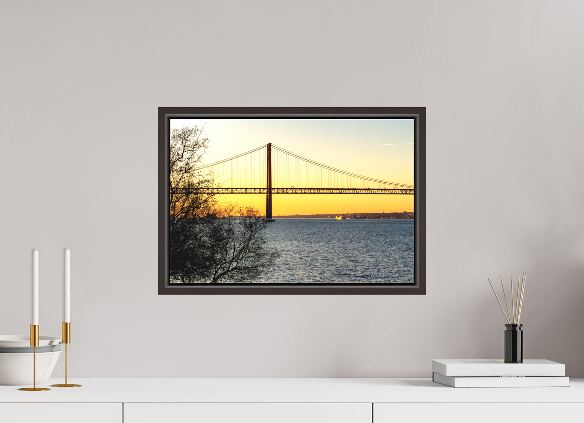 45 x 30 cm, Canva - moldura castanha escura Golden Hour