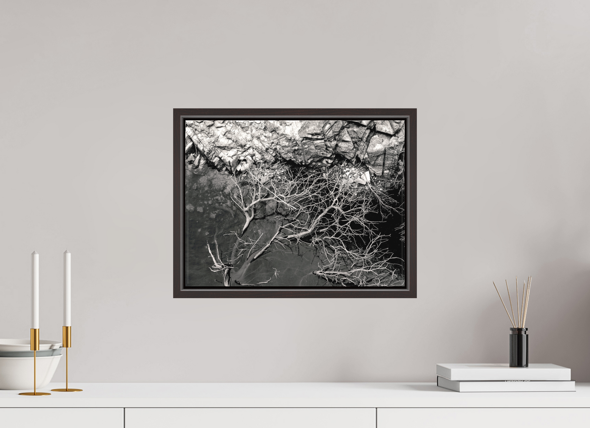 40 x 30 cm, Canva - moldura castanha escura Silêncio