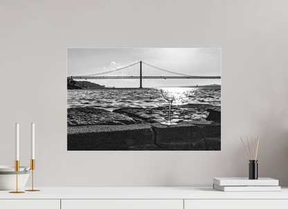 60 x 40 cm, Ilford P&B em Metacrilato - sem moldura A taça quebrada.