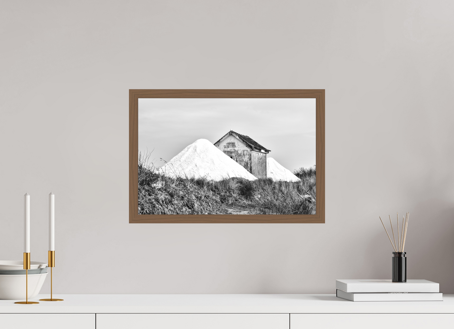 45 x 30 cm, Ilford P&B em Metacrilato - moldura Walnut Salinas de Aveiro