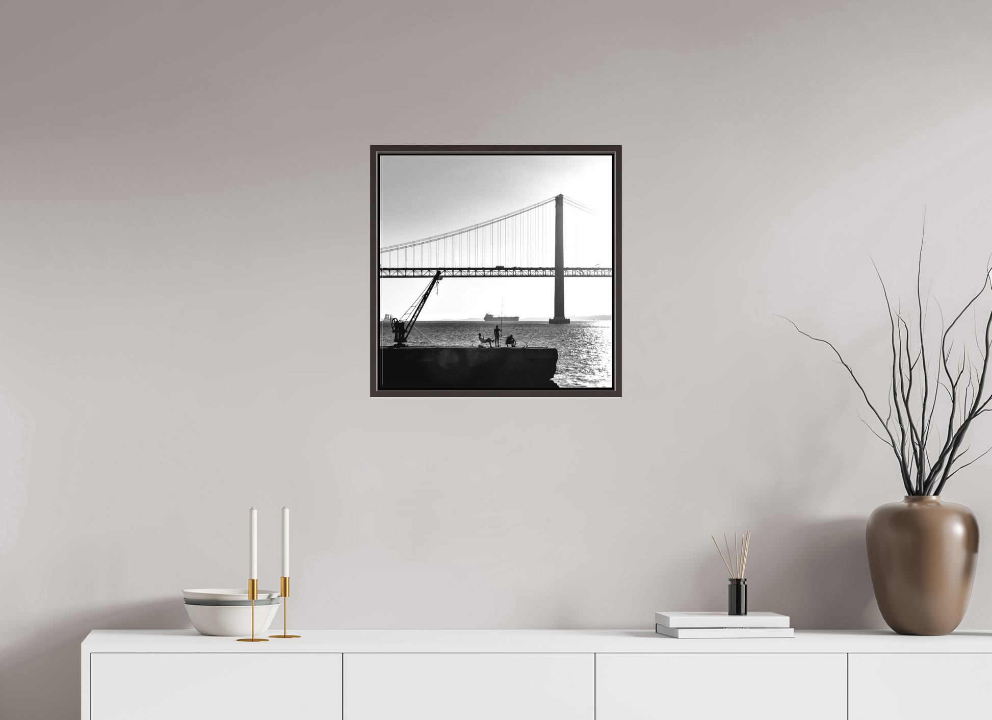 50 x 50 cm, Canva - moldura castanha escura Os Pescadores de Almada.