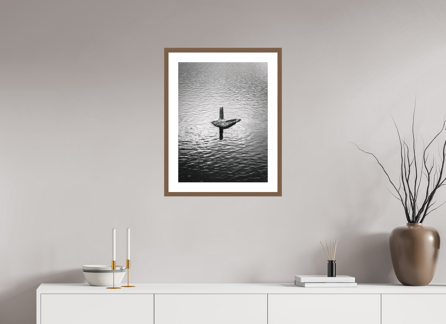 45 x 60 cm, Hahnemuhle Fine Art - moldura Walnut Silêncio de Concreto