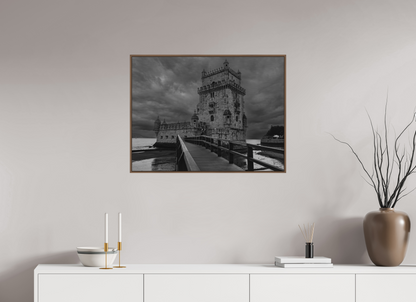 80 x 60 cm, Impressão em Alumínio escovado - moldura walnut Sentinela do Tempo.