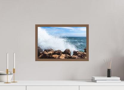 45 x 30 cm, Fine Art em Metacrilato - moldura walnut Crashing Power