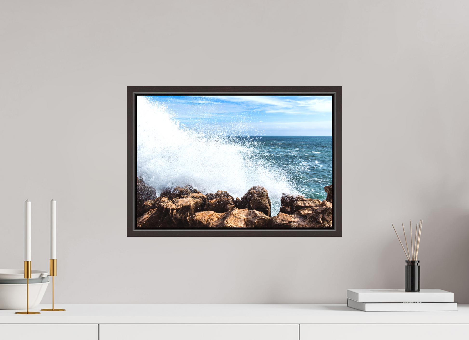 45 x 30 cm, Canva - moldura castanha escura Crashing Power