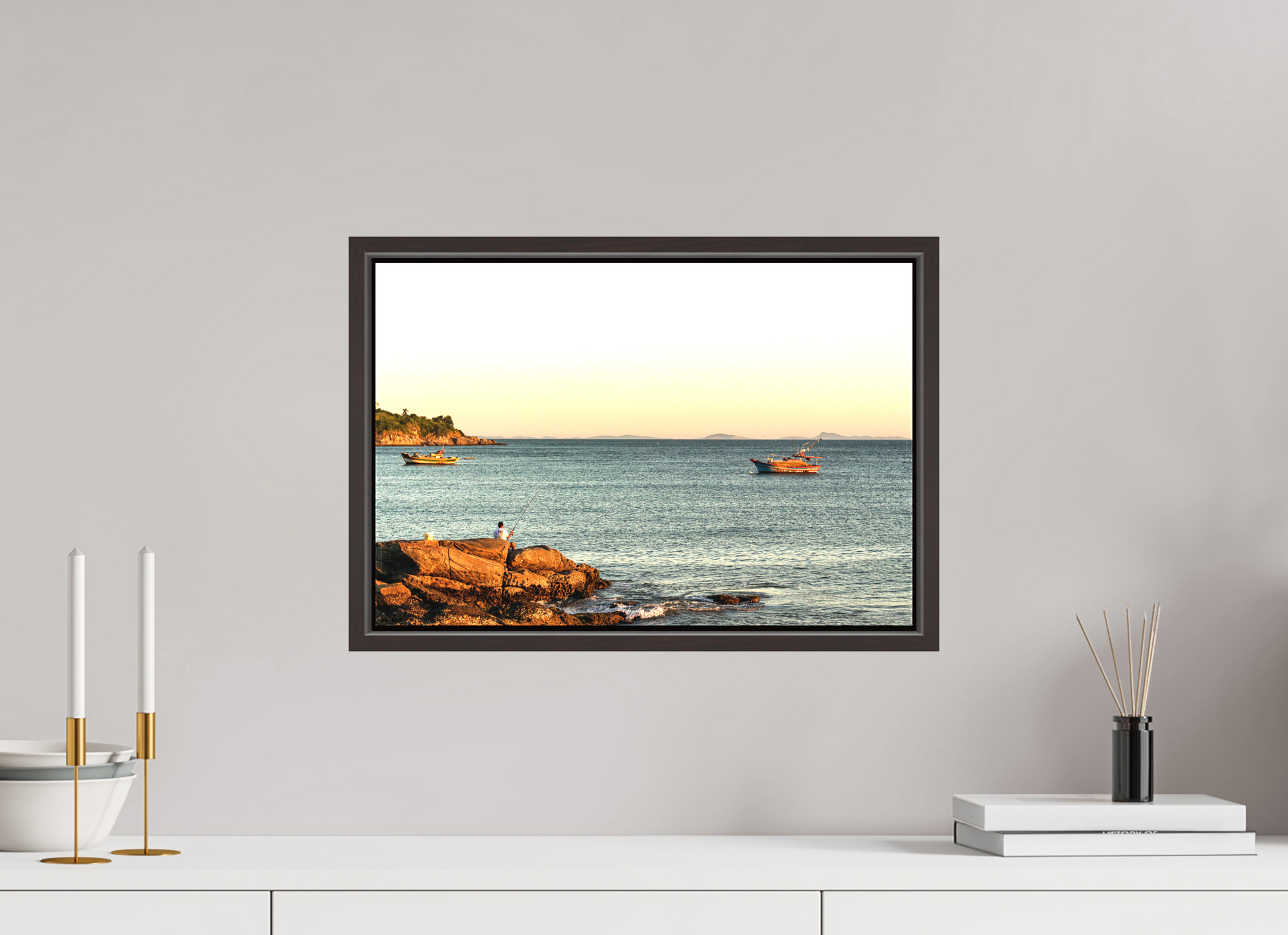 45 x 30 cm, Canva - moldura castanha escura O Pescador