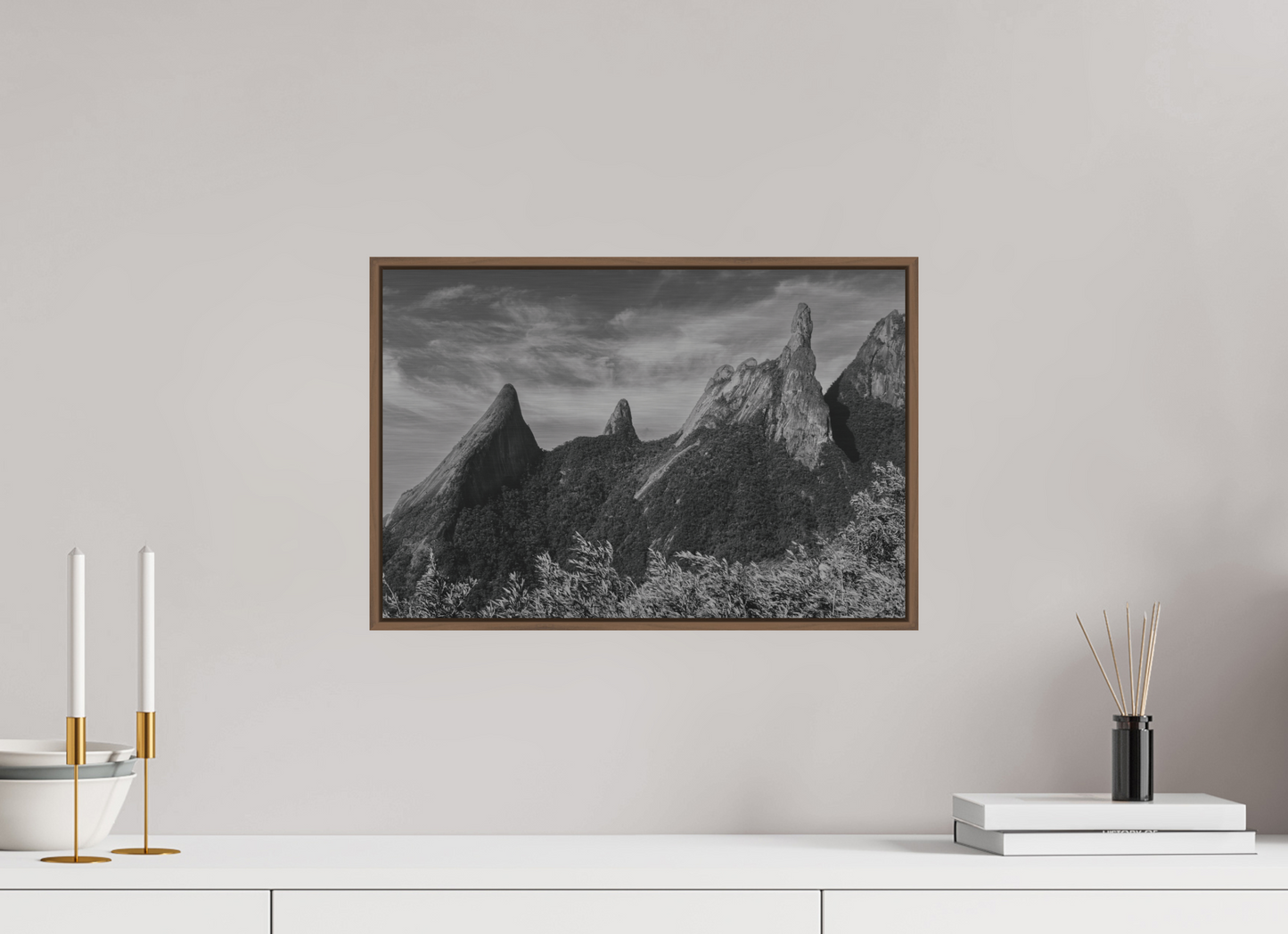 45 x 30 cm, Impressão em Alumínio escovado - moldura walnut Pico Dedo de Deus.