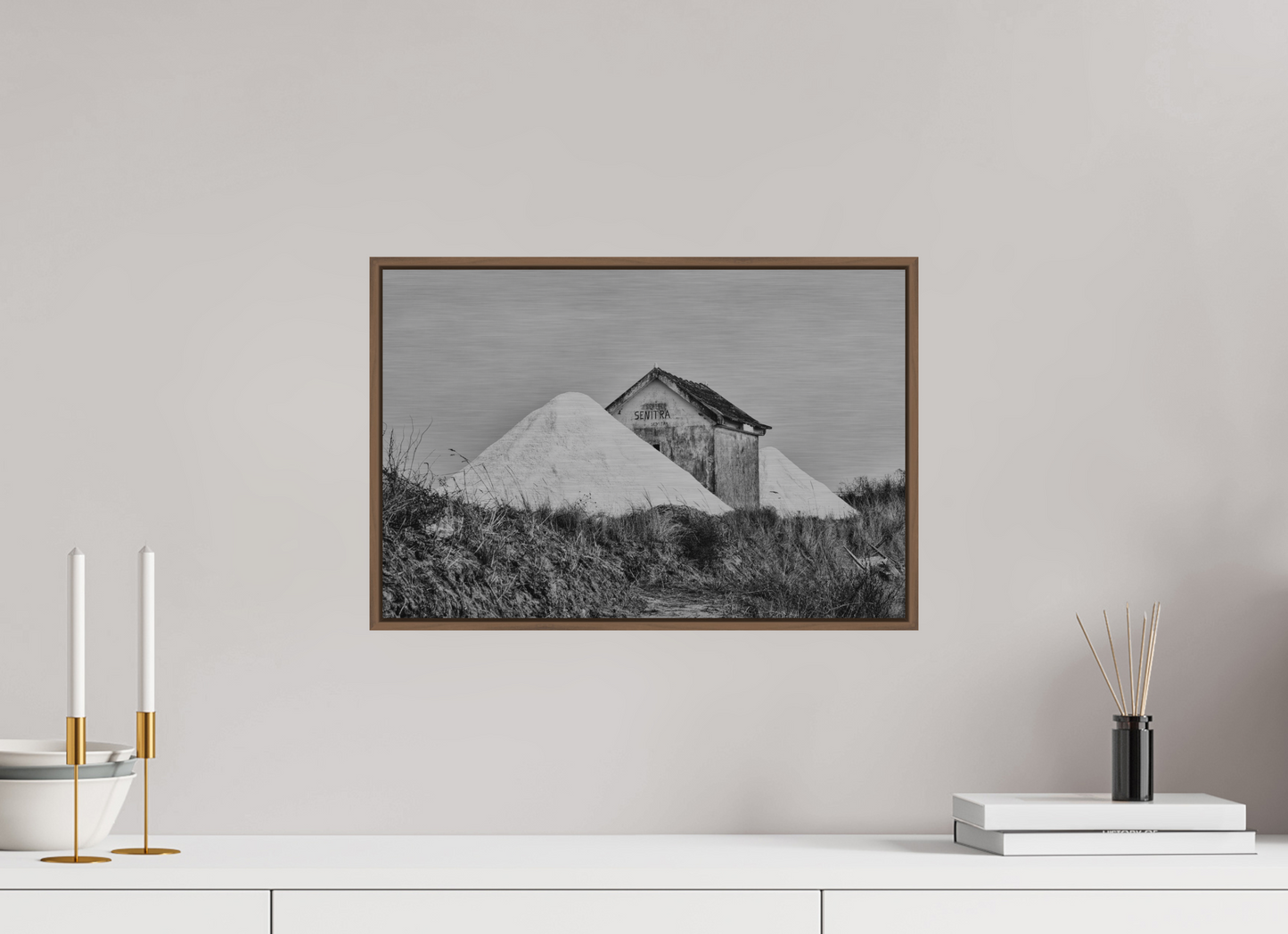 45 x 30 cm, Impressão em Alumínio escovado - moldura walnut Salinas de Aveiro