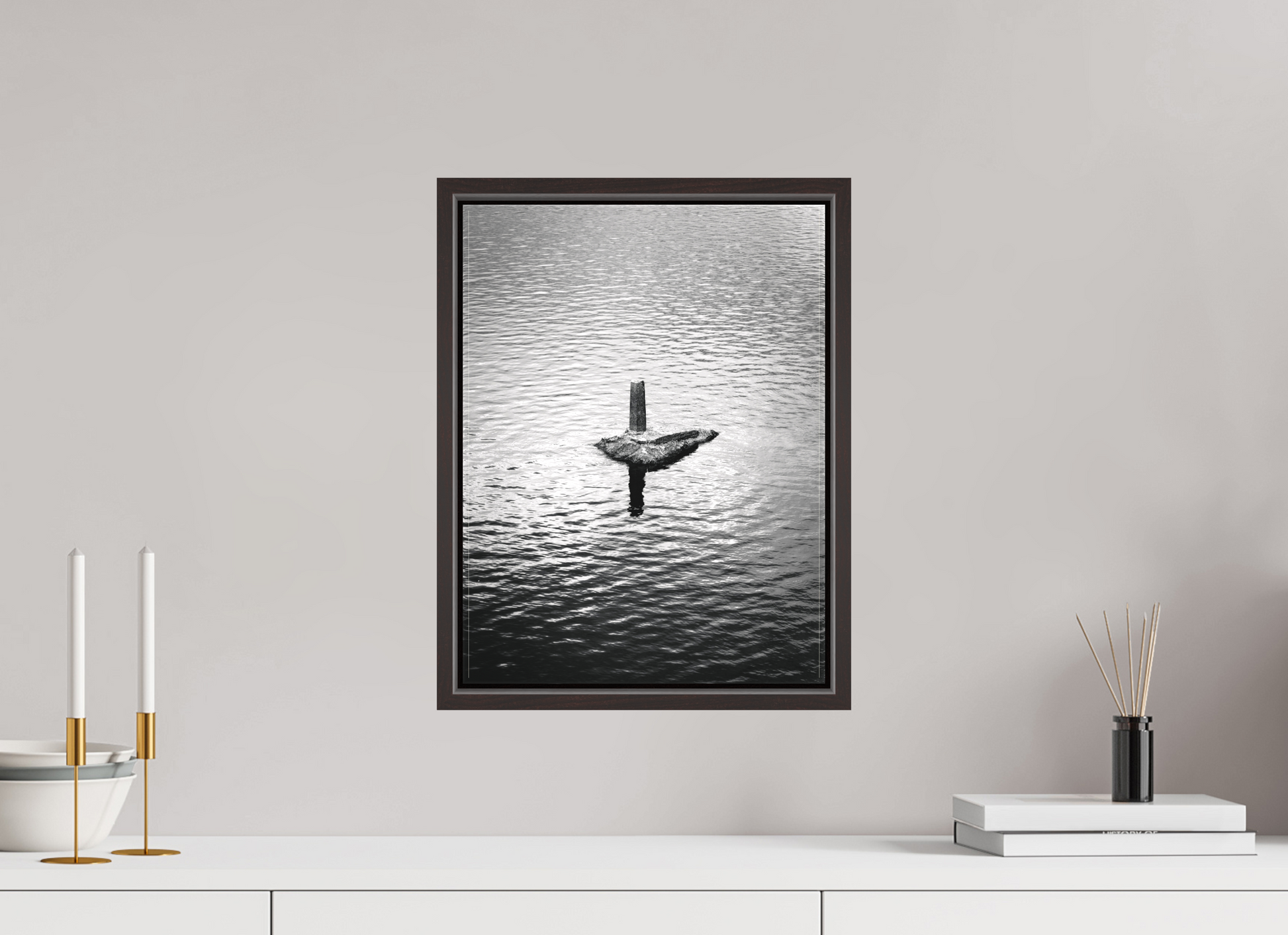 30 x 40 cm, Canva - moldura castanha escura Silêncio de Concreto