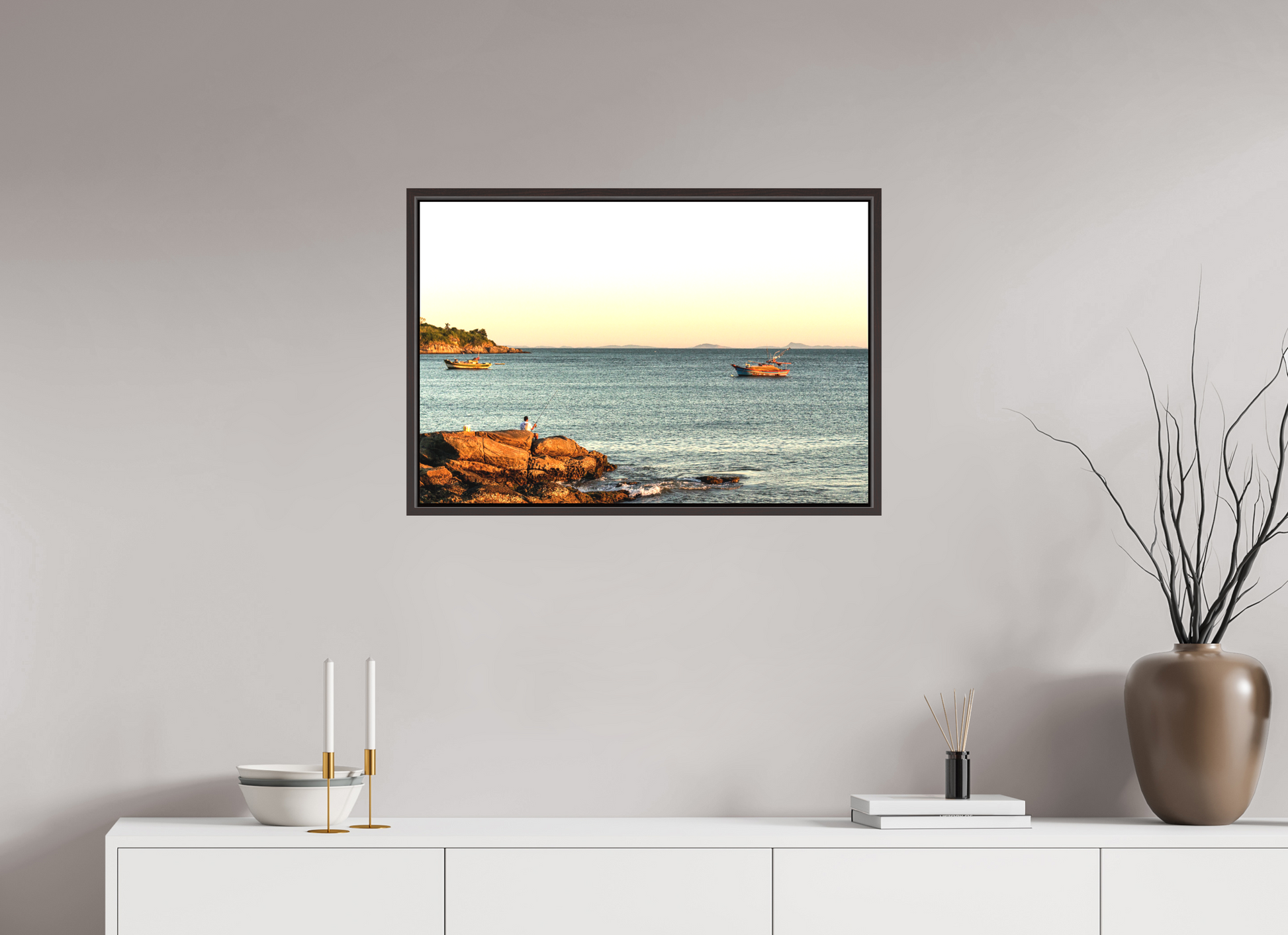 75 x 50 cm, Canva - moldura castanha escura O Pescador